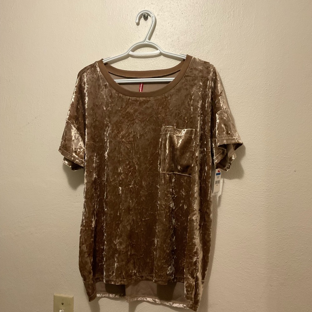 Festive women’s top, 90s inspired short sleeve women’s top, ￼